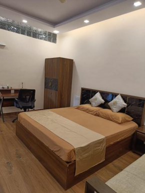 1 studio apartment with fully equipped kitchenet